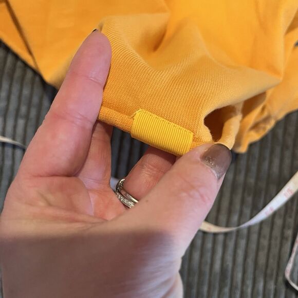 Yellow the Label Sweatshirt Womens XS Cropped Relaxed Fit Made in Canada - Picture 6 of 7